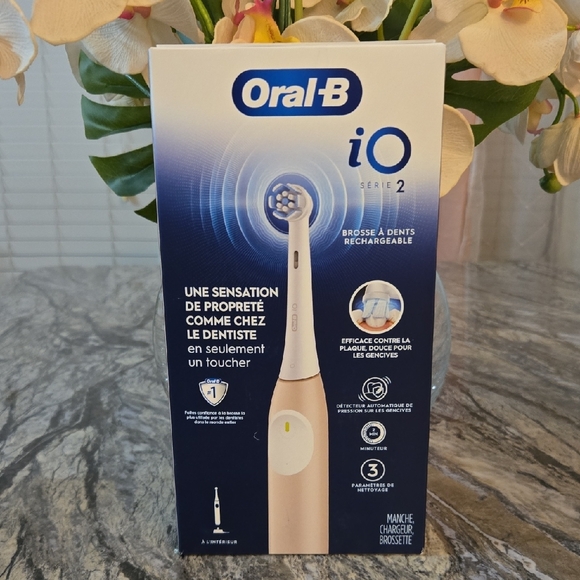 Oral-B iO Series 2 Electric Toothbrush - Picture 2 of 2